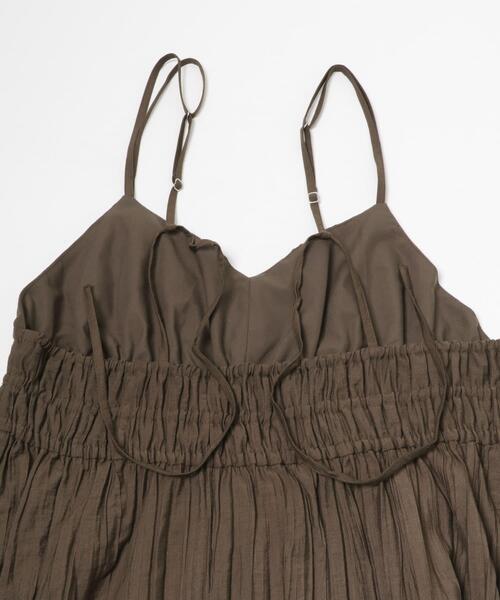 KBF（ケイビーエフ）の「リンクルミニキャミワンピース（ワンピース・レディース・ダークブラウン/チャコールグレー/アイボリー・ONE）」の21枚目の写真