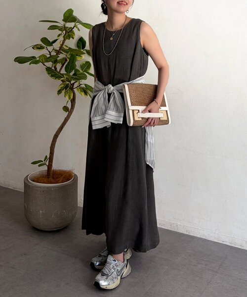 Chez toi（シェトワ）の「シアーデニムBACKZIPワンピース（ワンピース・レディース・インディゴブルー/チャコールグレー/サックスブルー・FREE）」の2枚目の写真