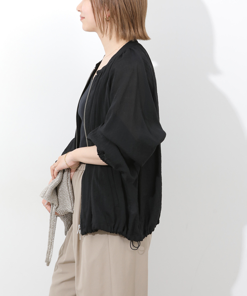 JOURNAL STANDARD relume（ジャーナルスタンダード　レリューム）の「［手洗い可］シアーギャザージップブルゾン（その他アウター・レディース・ブラック/ベージュ・FREE）」の8枚目の写真