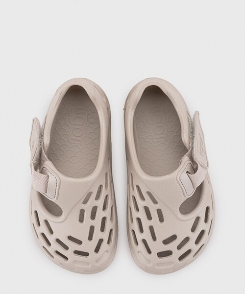 SHIPS（シップス）の「igor:13～20cm / TIJUCA サンダル（サンダル・キッズ・サンドベージュ/ブラック・13/14/15 /16/17/18/19/20）」の2枚目の写真