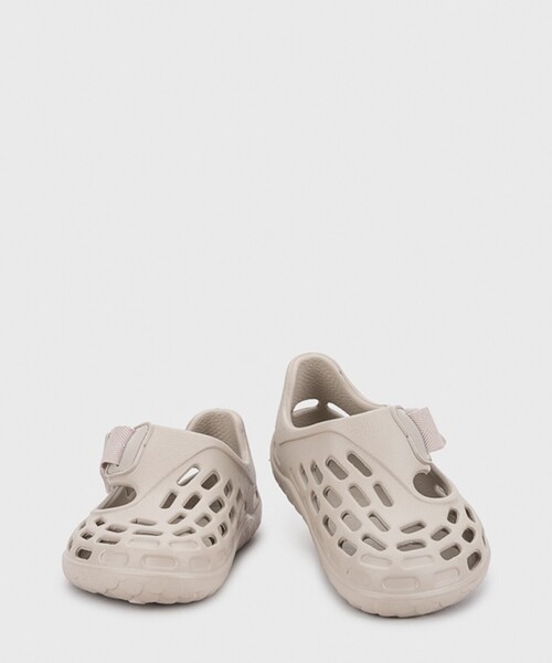 SHIPS（シップス）の「igor:13～20cm / TIJUCA サンダル（サンダル・キッズ・サンドベージュ/ブラック・13/14/15 /16/17/18/19/20）」の5枚目の写真