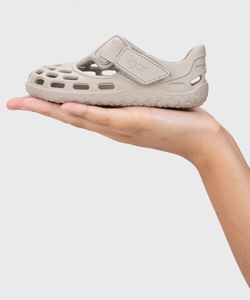 SHIPS（シップス）の「igor:13～20cm / TIJUCA サンダル（サンダル・キッズ・サンドベージュ/ブラック・13/14/15 /16/17/18/19/20）」の6枚目の写真