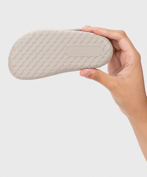 SHIPS（シップス）の「igor:13～20cm / TIJUCA サンダル（サンダル・キッズ・サンドベージュ/ブラック・13/14/15 /16/17/18/19/20）」の7枚目の写真