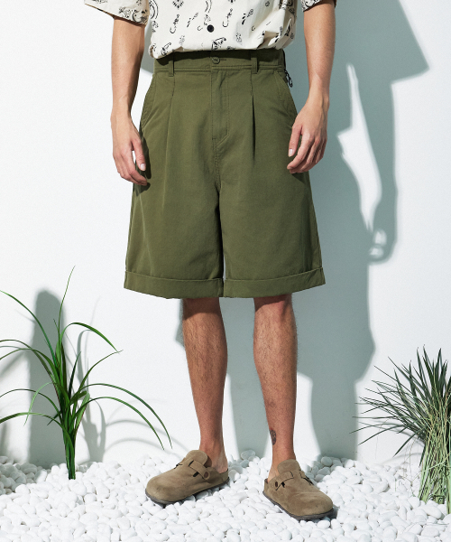 MAGOODGAN(メックウッドガン)の「バーナード4909 ワンタックカラビナリラックスフィットカーキショーツパンツ(その他パンツ・レディース・その他・26/28/30/32/34)」の1枚目の写真