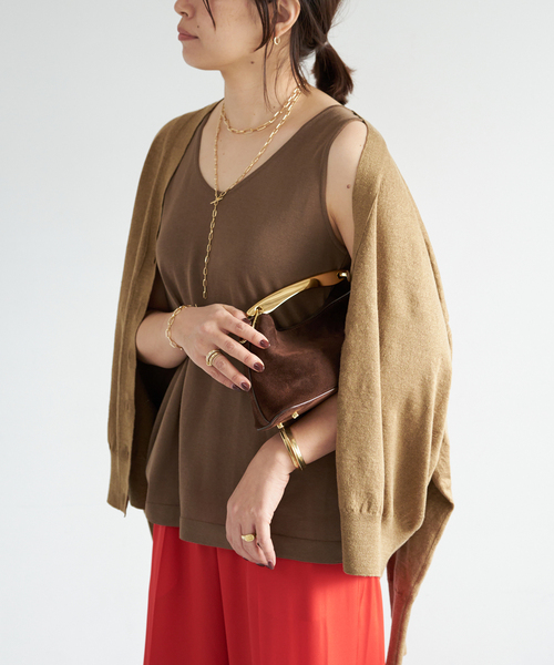 Deuxieme Classe(ドゥーズィエムクラス)の「BRONZER RICH Vネック カーディガン(カーディガン/ボレロ・レディース・キャメル・FREE)」の8枚目の写真