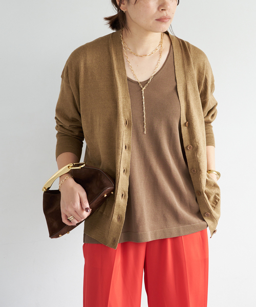 Deuxieme Classe(ドゥーズィエムクラス)の「BRONZER RICH Vネック カーディガン(カーディガン/ボレロ・レディース・キャメル・FREE)」の9枚目の写真
