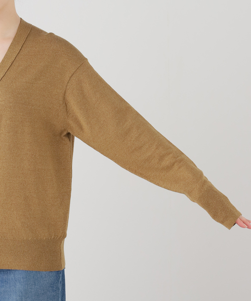 Deuxieme Classe(ドゥーズィエムクラス)の「BRONZER RICH Vネック カーディガン(カーディガン/ボレロ・レディース・キャメル・FREE)」の18枚目の写真