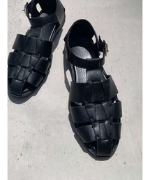 a.v.v（アーヴェヴェ）の「グルカサンダル（サンダル）」