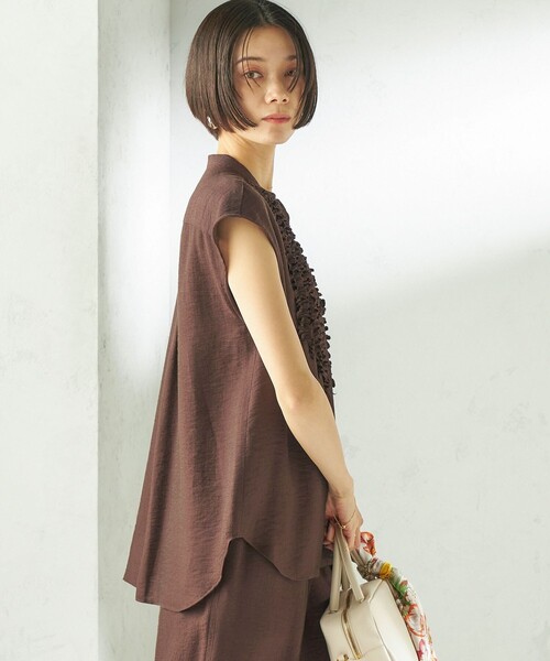 SHIPS(シップス)の「〈接触冷感/手洗い可能〉Jupiter 麻混 フリル ブラウス(シャツ/ブラウス・レディース・ブラウン/アイボリー/ライトブルー・ONE SIZE)」の8枚目の写真