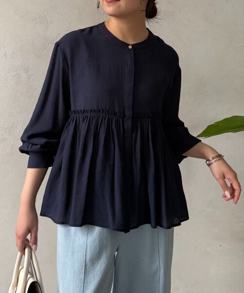 Jena espace merveilleux(ジェナ エスパスメルヴェイユ)の「シアーツイルギャザーブラウス(シャツ/ブラウス・レディース・ネイビー/オフホワイト・FREE)」の18枚目の写真