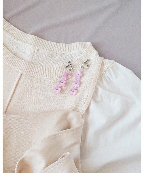 tone(トーン)の「【推しに愛されるアクセサリー】春を纏う、3連桜のピアス(サージカルステンレス)(MA)(ピアス(両耳用)・レディース・ピンク・FREE)」の12枚目の写真