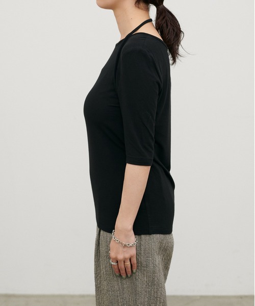 LARUTA（ラルータ）の「【LARUTA】ホルターネック風半袖カットソー（Tシャツ/カットソー・レディース・ブラック/パープル/カーキ/アイボリー・FREE）」の11枚目の写真