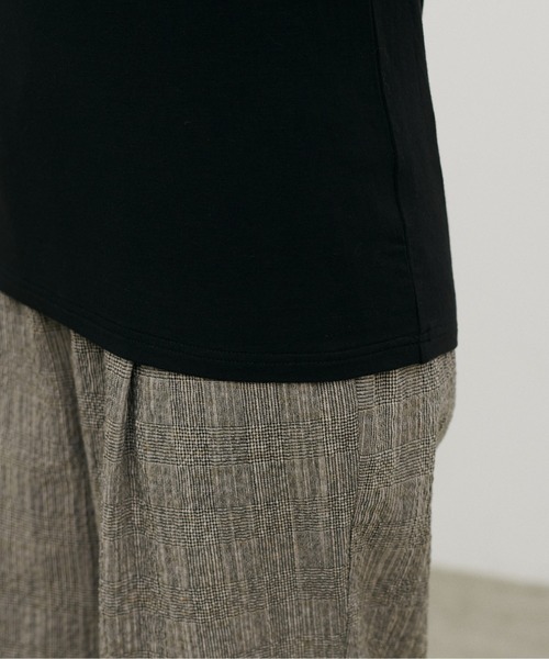 LARUTA（ラルータ）の「【LARUTA】ホルターネック風半袖カットソー（Tシャツ/カットソー・レディース・ブラック/パープル/カーキ/アイボリー・FREE）」の5枚目の写真