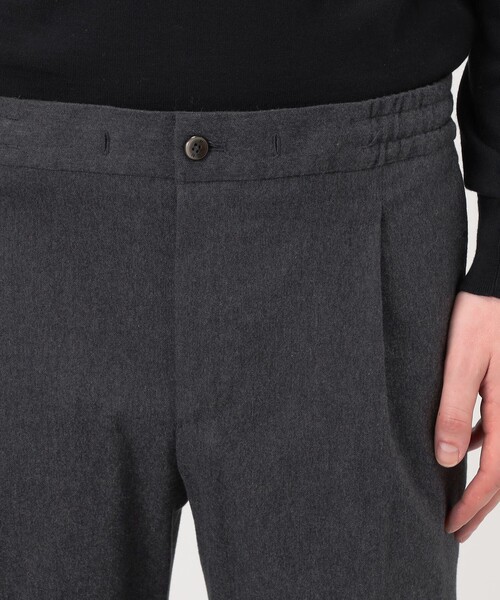 PT TORINO(ピーティートリノ)の「PT TORINO SOFT 1P JOGGER コットンストレッチ 1プリーツイージースラックス(スラックス・メンズ・ライトグレー/チャコールグレー・46/48/44)」の9枚目の写真