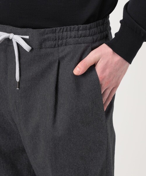 PT TORINO(ピーティートリノ)の「PT TORINO SOFT 1P JOGGER コットンストレッチ 1プリーツイージースラックス(スラックス・メンズ・ライトグレー/チャコールグレー・46/48/44)」の11枚目の写真