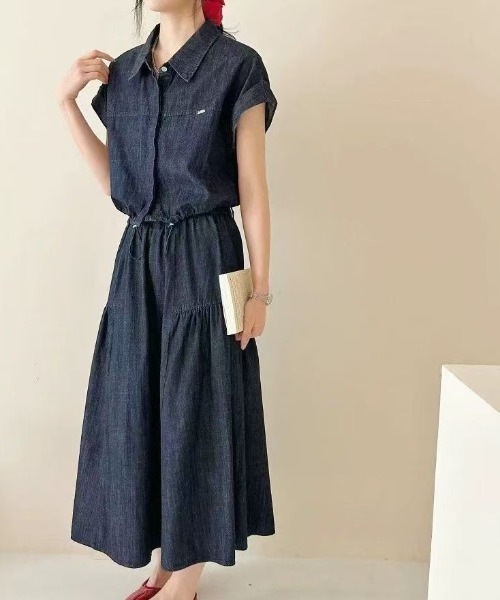 FAVORITO（ファヴォリート）の「デニムシャツスカートセットアップ（セットアップ・レディース・ダークブルー/ライトブルー・F）」の2枚目の写真