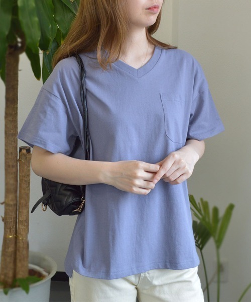 DOUBLE STEAL(ダブルスティール)の「20/-天竺 ポケット付き Vネック Tシャツ(無地)(Tシャツ/カットソー・レディース・グレイッシュベージュ/グリーン/ブルーグレー・MEDIUM)」の1枚目の写真