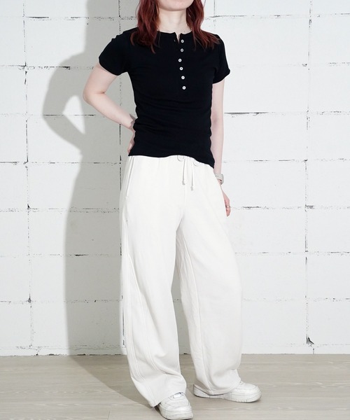 MILLER（ミラー）の「"02"≪Robert P. Miller≫パックT パネルリブ ヘンリーネック Tシャツ（Tシャツ/カットソー・レディース・ホワイト系1/オフホワイト/ブラック/チャコールグレー/ブラック系1・FREE）」の11枚目の写真