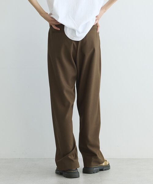 GARAGE OF GOOD CLOTHING(ガレージオブグッドクロージング)の「1タックストレートパンツ(その他パンツ・レディース・ブラウン・38)」の4枚目の写真
