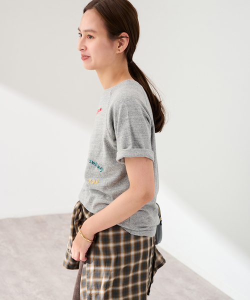 FRAMeWORK(フレームワーク)の「スラブ天竺刺繍ラグランTEE(Tシャツ/カットソー・レディース・グレー・FREE)」の6枚目の写真