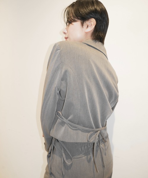 MAISON ELLIE（メゾンエリー）の「corset like cropped jacket（テーラードジャケット・レディース・ブラウン/グレー/ブラック・FREE）」の5枚目の写真