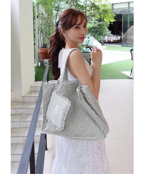 LUDICRUM（ルーディクルム）の「Pile tote bag with mini pouch（トートバッグ・レディース・ピンク/ネイビー/グレー・FREE）」の4枚目の写真