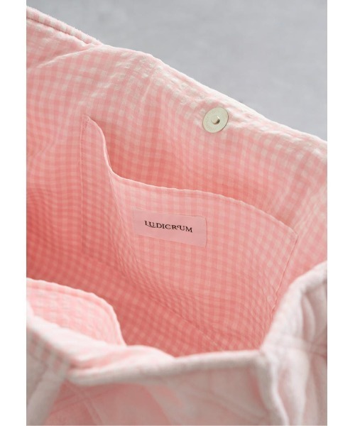 LUDICRUM（ルーディクルム）の「Pile tote bag with mini pouch（トートバッグ・レディース・ピンク/ネイビー/グレー・FREE）」の21枚目の写真
