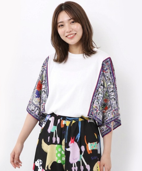 ScoLar(スカラー)の「162706:袖ネコスカーフ柄 異素材切替プルオーバー(Tシャツ/カットソー・レディース・ブラック/オフホワイト/ブラウン・M)」の2枚目の写真