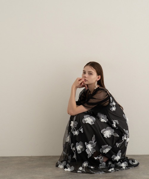 atlo（アトロ）の「ミモレ丈&袖あり フォーマル シアー パフスリーブ チュール Aライン 立体フラワー 刺繍 セレモニー 結婚式二次会 パーティードレス お呼ばれ オケージョンドレス 同窓会成人式（ドレス・レディース・グリーン/オレンジ系その他/ブラック/グレー・M）」の15枚目の写真