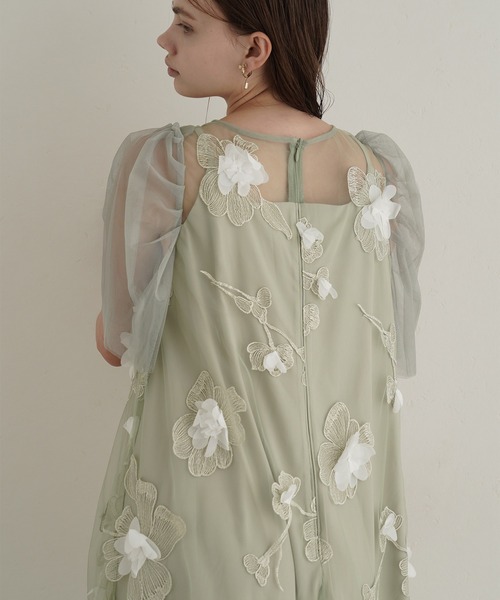 atlo（アトロ）の「ミモレ丈&袖あり フォーマル シアー パフスリーブ チュール Aライン 立体フラワー 刺繍 セレモニー 結婚式二次会 パーティードレス お呼ばれ オケージョンドレス 同窓会成人式（ドレス・レディース・グリーン/オレンジ系その他/ブラック/グレー・M）」の22枚目の写真