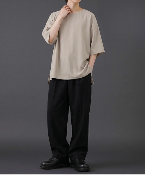 revertical(リバーティカル)の「ビッグシルエット クルーネック 半袖Tシャツ(Tシャツ/カットソー・メンズ・ライトカーキ/ブルー/スモークピンク/ベージュ・MEDIUM/LARGE/SMALL)」の8枚目の写真