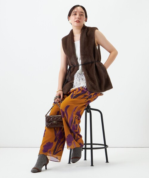 NOLLEY’S(ノーリーズ)の「裾フェザー両前タンクトップ(シャツ/ブラウス・レディース・ブラック/ホワイト・38)」の8枚目の写真