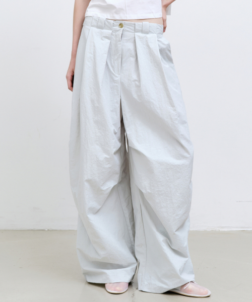 NICK&NICOLE(ニックアンドニコール)の「VOLUME TUCK WIDE PANTS_SKY BLUE(スウェットパンツ・レディース・その他・FREE)」の1枚目の写真