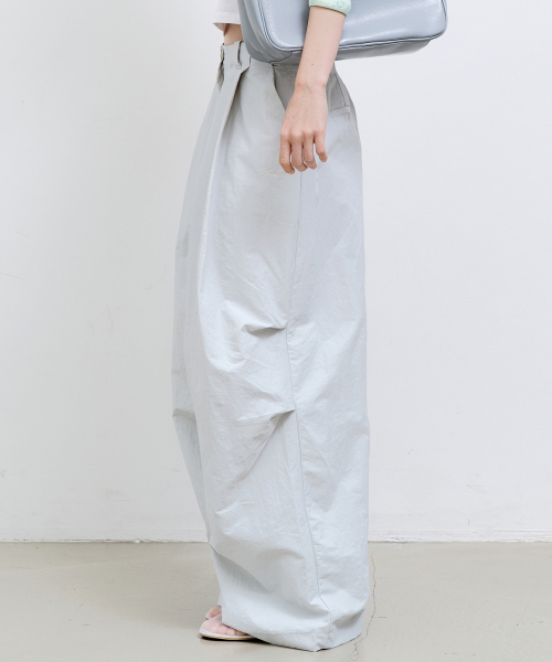 NICK&NICOLE(ニックアンドニコール)の「VOLUME TUCK WIDE PANTS_SKY BLUE(スウェットパンツ・レディース・その他・FREE)」の2枚目の写真