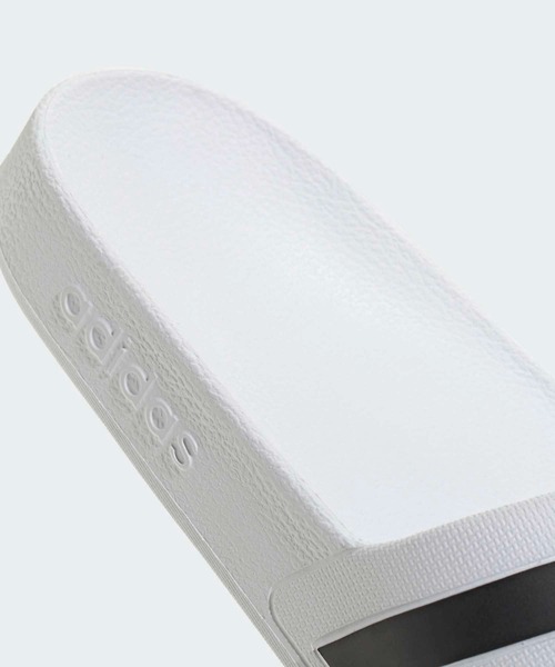adidas（アディダス）の「アディレッタ アクア [ADILETTE]  / アディダス adidas（サンダル・メンズ・ホワイト・22.5cm/23.5cm/24.5cm/25.5cm/26.5cm/27.5cm/28.5cm）」の8枚目の写真