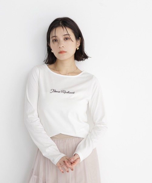 NATURAL BEAUTY BASIC(ナチュラルビューティーベーシック)の「刺繍ロゴロンT(Tシャツ/カットソー・レディース・オフホワイト/チャコールグレー・フリ-)」の16枚目の写真