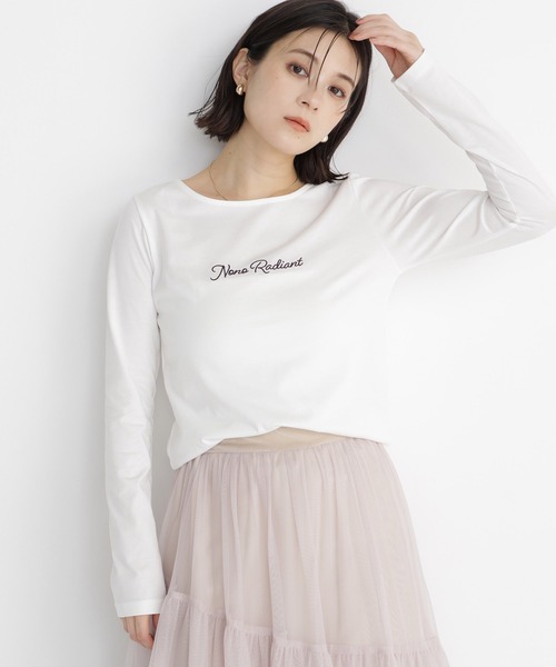 NATURAL BEAUTY BASIC(ナチュラルビューティーベーシック)の「刺繍ロゴロンT(Tシャツ/カットソー・レディース・オフホワイト/チャコールグレー・フリ-)」の17枚目の写真