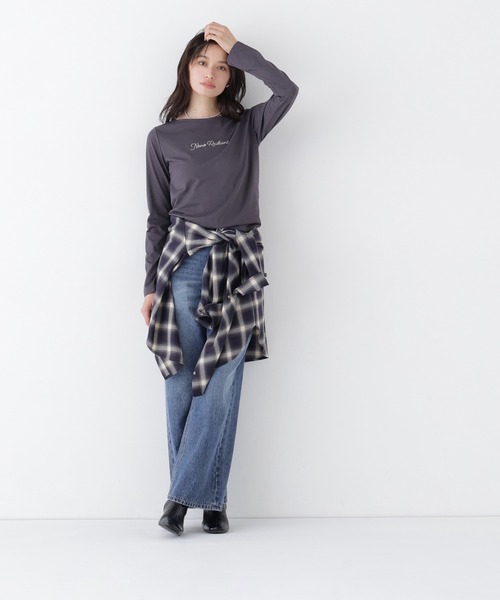 NATURAL BEAUTY BASIC(ナチュラルビューティーベーシック)の「刺繍ロゴロンT(Tシャツ/カットソー・レディース・オフホワイト/チャコールグレー・フリ-)」の13枚目の写真