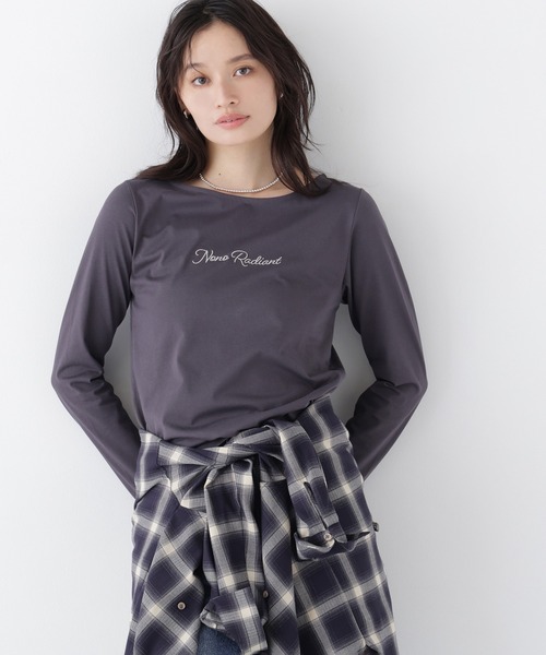 NATURAL BEAUTY BASIC(ナチュラルビューティーベーシック)の「刺繍ロゴロンT(Tシャツ/カットソー・レディース・オフホワイト/チャコールグレー・フリ-)」の14枚目の写真