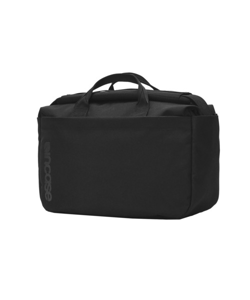 incase(インケース)の「INCO500104-BLK Incase Grid Shoulder Bag - Black(ショルダーバッグ・メンズ・ブラック・ONE SIZE)」の13枚目の写真