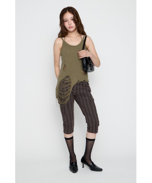 LAGUA GEM（ラグアジェム）の「CRASH KNIT CAMI トップス（キャミソール・レディース・オフホワイト/ブラック/カーキ・FREE）」の6枚目の写真