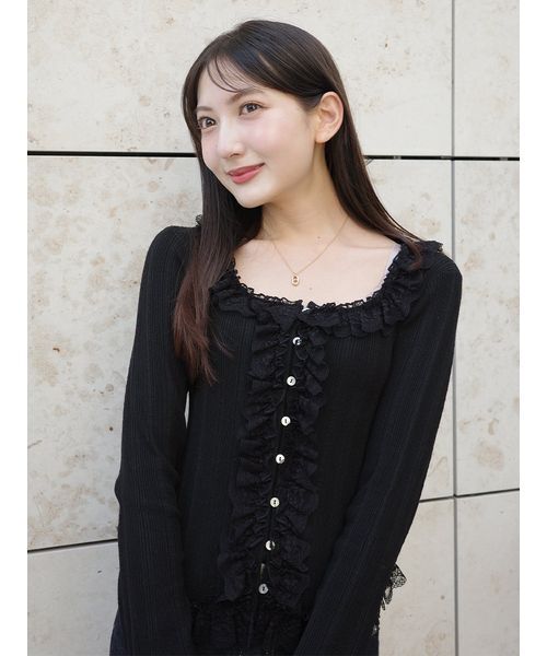 SNIDEL(スナイデル)の「【ベストセラー/多色展開あり】フリルニットプルオーバー(ニット/セーター・レディース・ブラウン/イエロー/グレー/レッド/ブラック/ライトグレー/ライトブルー/マルチ/ライトピンク/アイボリー/ピンクベージュ・F)」の3枚目の写真