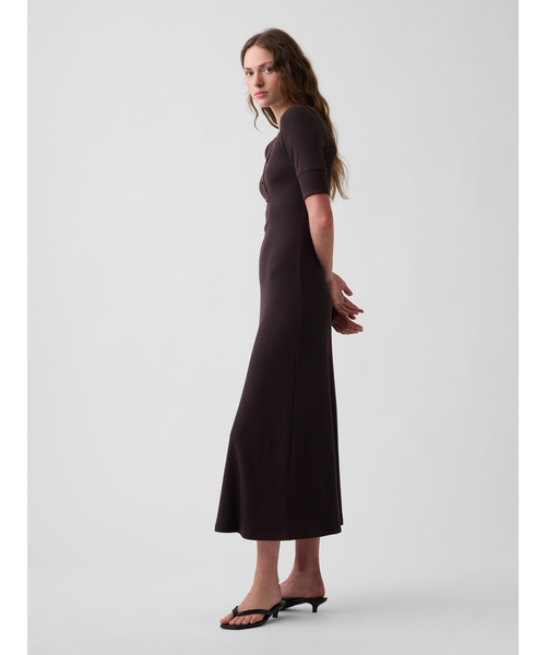 GAP(ギャップ)の「モダンリブ ヘンリーネック マキシワンピース(ワンピース・レディース・ブラウン/ブラック・XS/S/M/L/XXS)」の8枚目の写真