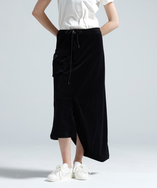 Y-3(ワイスリー)の「Y-3 VELVET CORDUROY UTILITY SKIRT(スカート・レディース・ブラック・MEDIUM/XX-SMALL/X-SMALL/SMALL)」の1枚目の写真