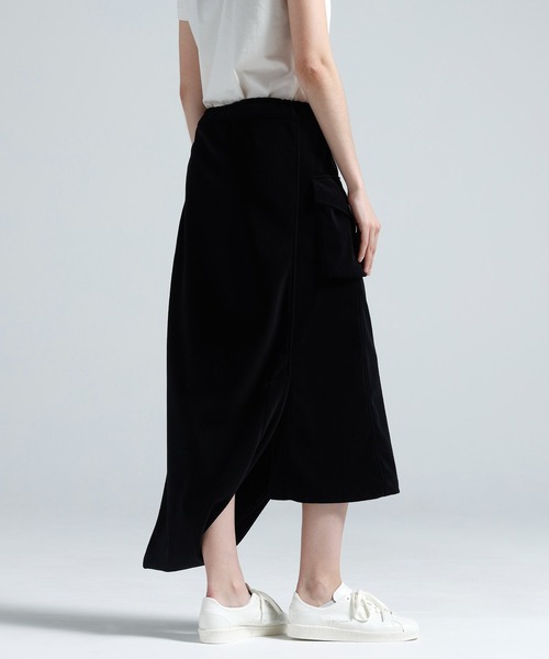 Y-3(ワイスリー)の「Y-3 VELVET CORDUROY UTILITY SKIRT(スカート・レディース・ブラック・MEDIUM/XX-SMALL/X-SMALL/SMALL)」の3枚目の写真