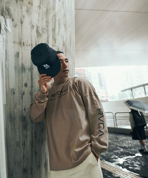 RVCA(ルーカ)の「RVCA メンズ STRAIGHT HEX LT ロンT 【2026年秋冬モデル】/ルーカバックプリント長袖ロンT(Tシャツ/カットソー・メンズ・オフホワイト/ブラック系その他2/ブラック/ベージュ/ブルー系その他・SMALL/X-LARGE/LARGE/MEDIUM)」の8枚目の写真