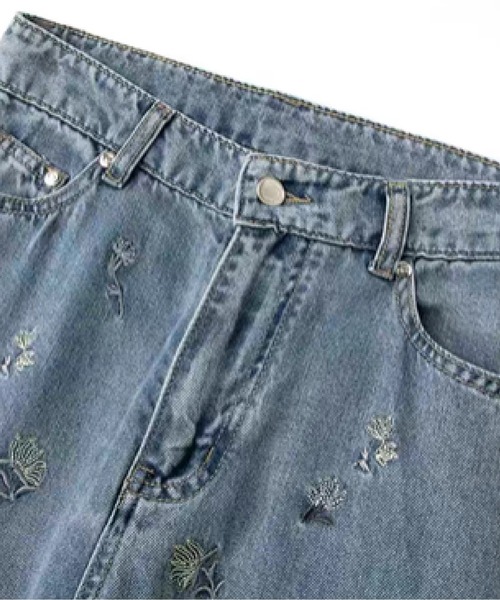 les fees love filles(レフェラブフィユ)の「Floral Embroidery Denim Pants(デニムパンツ・レディース・ブルー・SMALL/MEDIUM/LARGE/X-LARGE)」の4枚目の写真