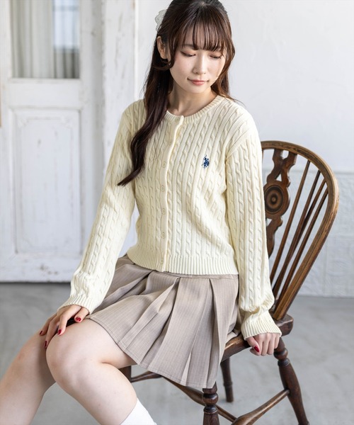 U.S. POLO ASSN.(ユーエスポロアッスン)の「【U.S. POLO ASSN.】clear 別注 ケーブルニットカーディガン(カーディガン/ボレロ・レディース・イエロー/アイボリー/ネイビー/グレー/ボルドー/ブラウン・F)」の5枚目の写真