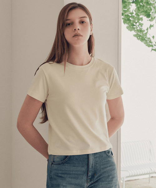 SLOWLOLLI（スローローリ）の「Daily modal crop tee_5 Colors（Tシャツ/カットソー・レディース・スカイブルー/ブラウン/アイボリー/ライトイエロー/チャコール・FREE）」の6枚目の写真