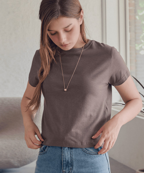 SLOWLOLLI（スローローリ）の「Daily modal crop tee_5 Colors（Tシャツ/カットソー・レディース・スカイブルー/ブラウン/アイボリー/ライトイエロー/チャコール・FREE）」の9枚目の写真
